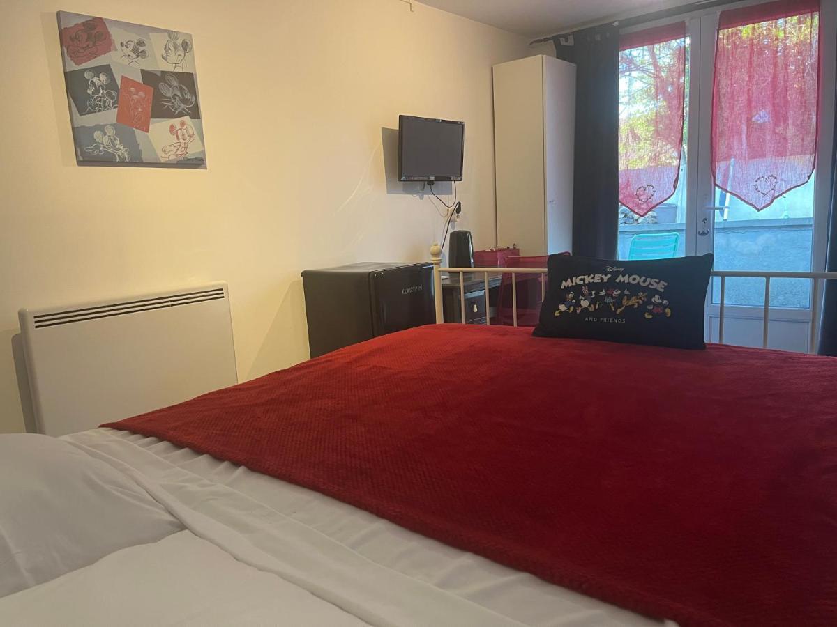 Chambres D'Hotes Poirier Bazin Montry Bagian luar foto