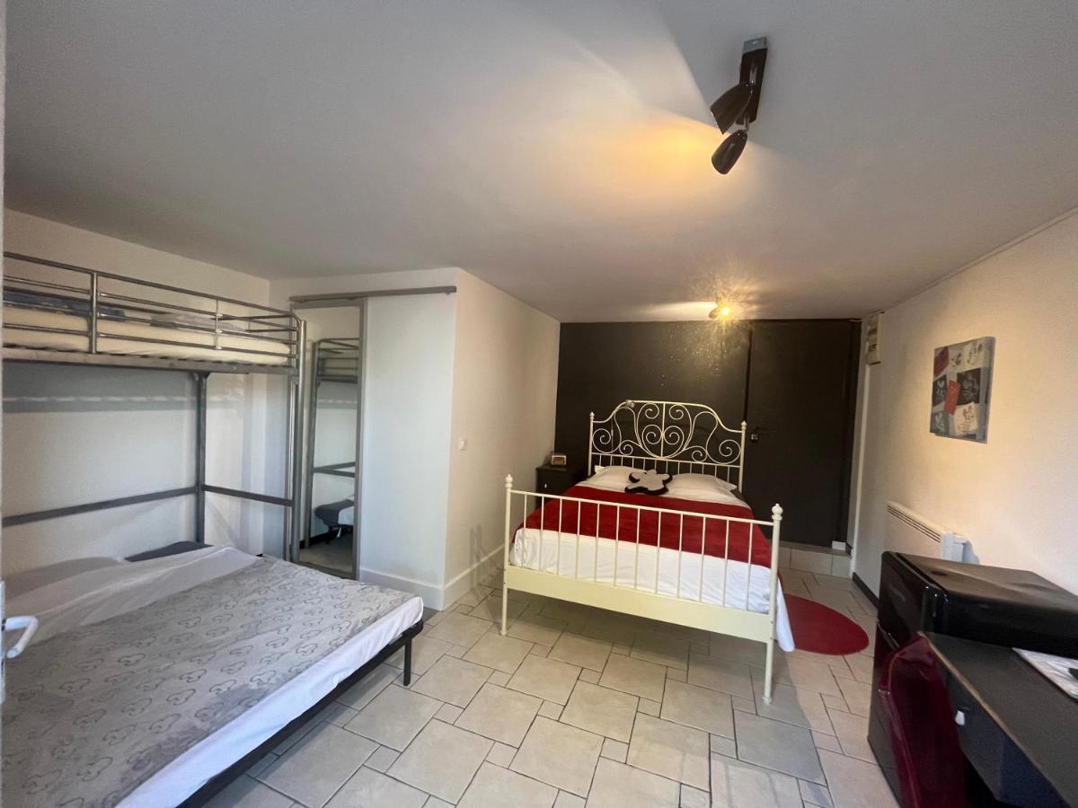 Chambres D'Hotes Poirier Bazin Montry Bagian luar foto