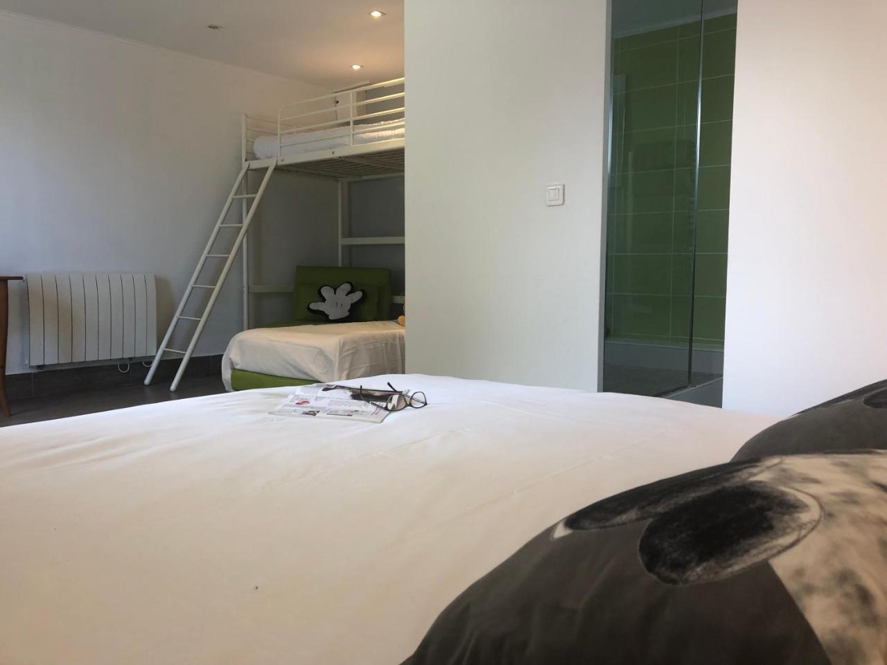 Chambres D'Hotes Poirier Bazin Montry Bagian luar foto